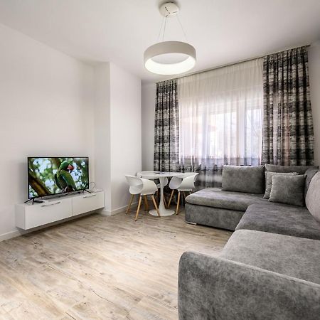 Miku Apartment-City Walk 1Bd Stylish Apartment ติรานา ภายนอก รูปภาพ